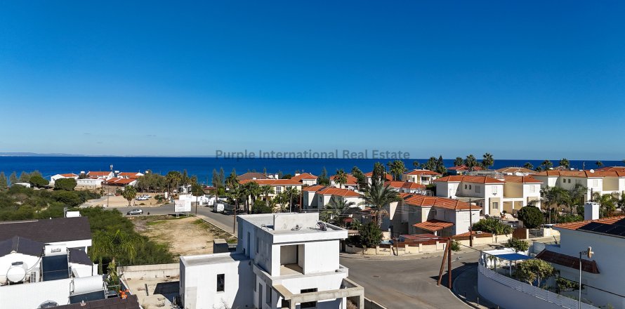 4 bedrooms Villa in Paralimni, Ammochostos,  No. 35724