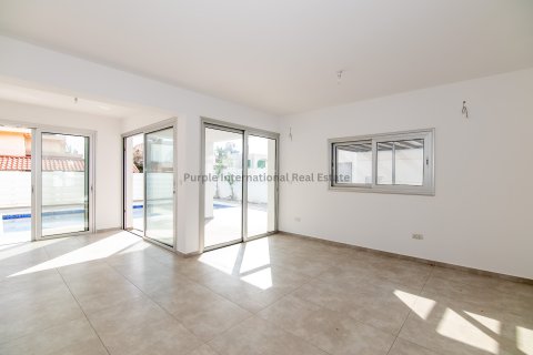 4 dormitorios Villa en Paralimni, Ammochostos,  No. 35722 2