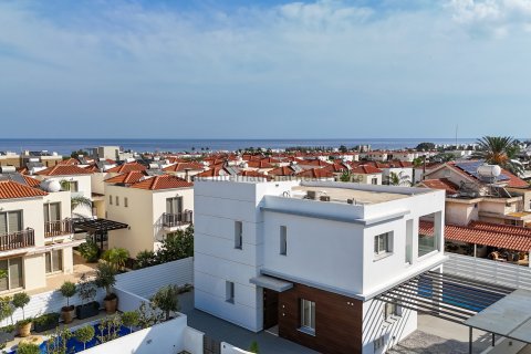 4 bedrooms Villa in Paralimni, Ammochostos,  No. 35722