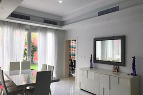 Вилла с 4 спальнями в Лимассол, Лимасол,  № 38467 5