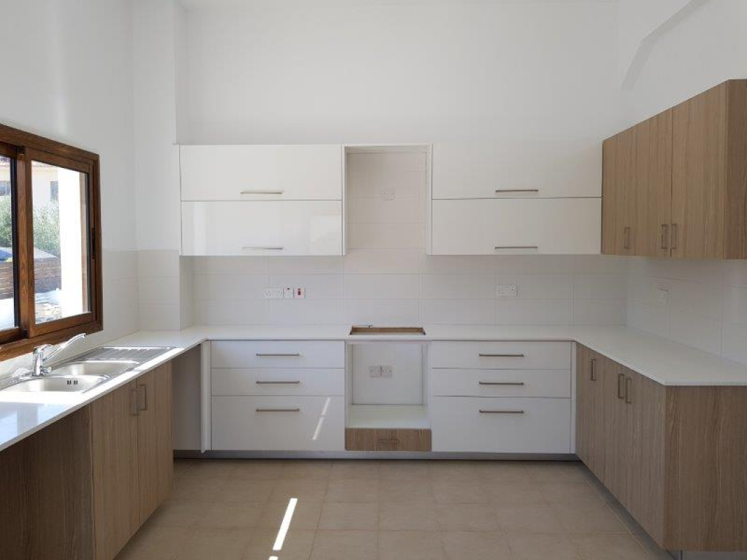 8 bedrooms Villa in Paphos, Cyprus No. 38471