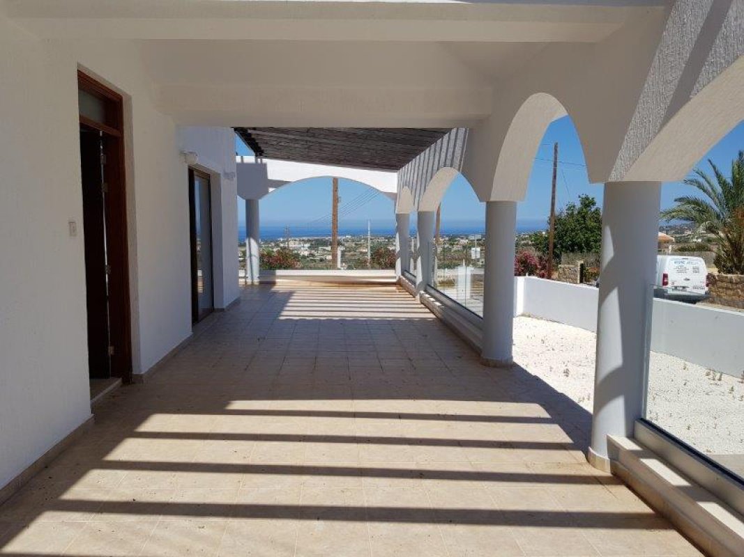 8 bedrooms Villa in Paphos, Cyprus No. 38471