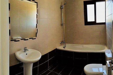 Вилла с 8 спальнями в Пафос,  № 38471 6