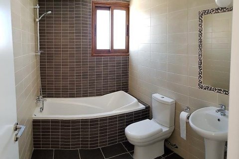 Вилла с 8 спальнями в Пафос,  № 38471 4