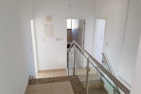 Вилла с 8 спальнями в Пафос,  № 38471 7