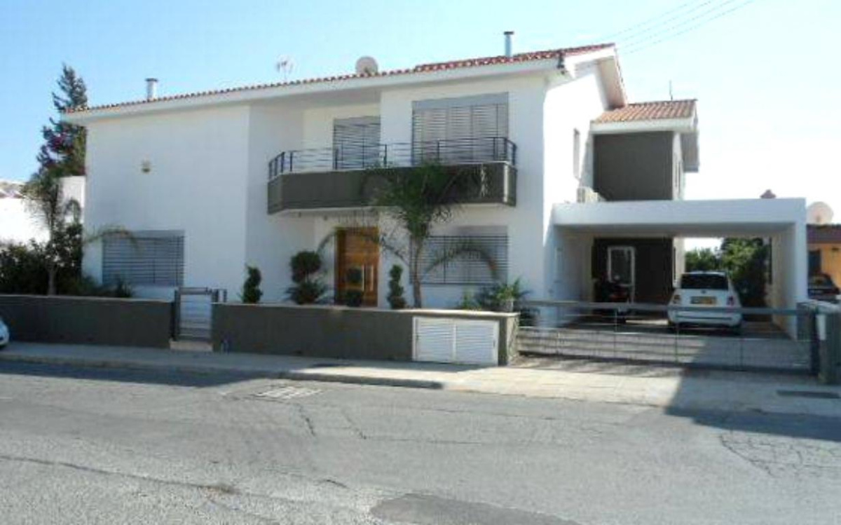 4 bedrooms Villa in Limassol, Cyprus No. 38469