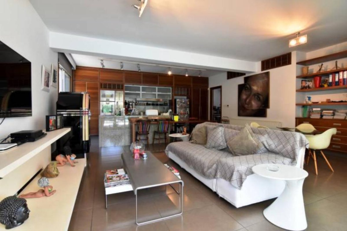 4 bedrooms Villa in Limassol, Cyprus No. 38469