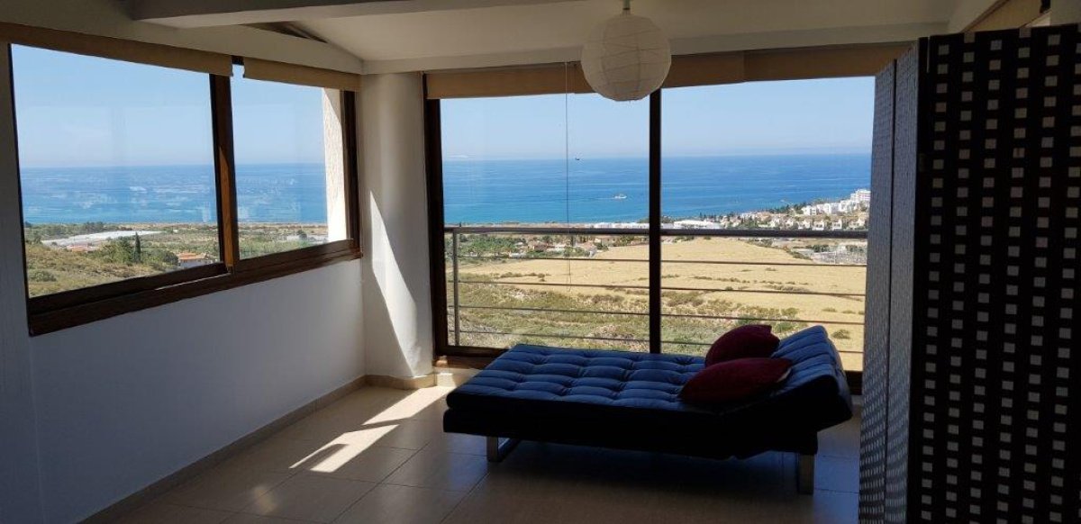 6 bedrooms Villa in Paphos, Cyprus No. 38472