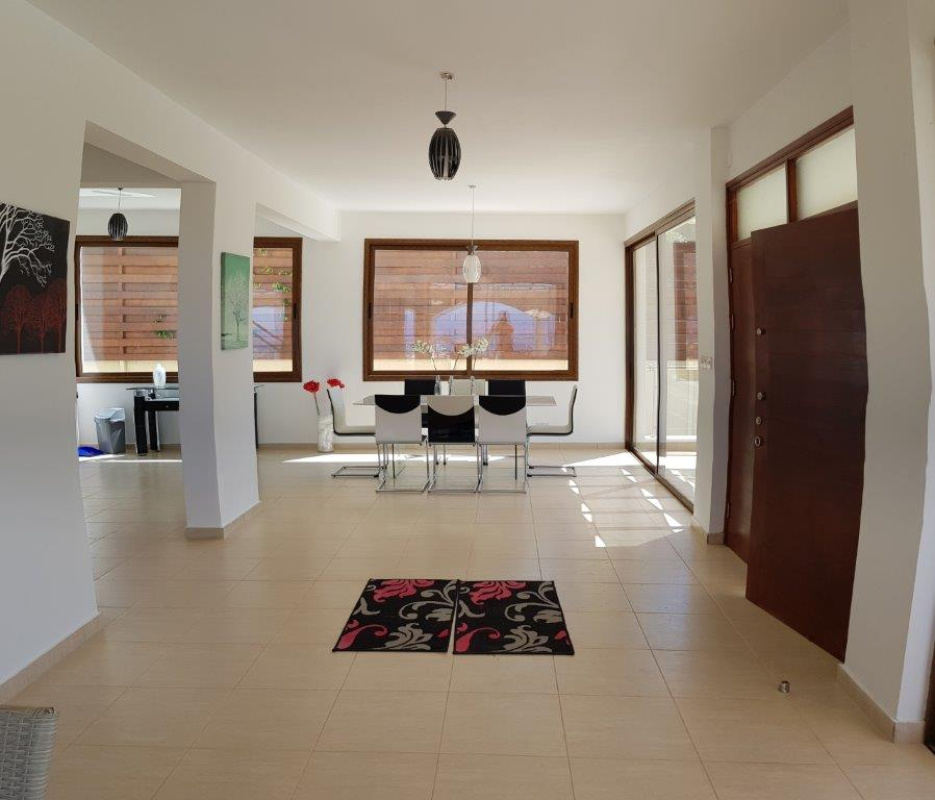 6 bedrooms Villa in Paphos, Cyprus No. 38472