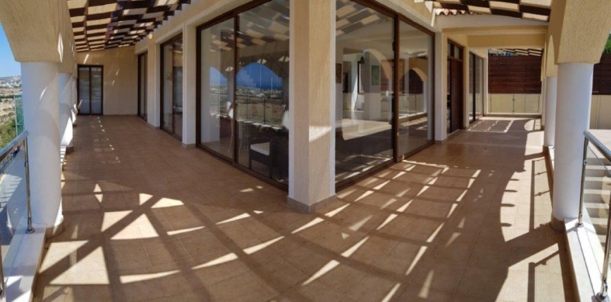 6 dormitorios Villa en Paphos,  No. 38472