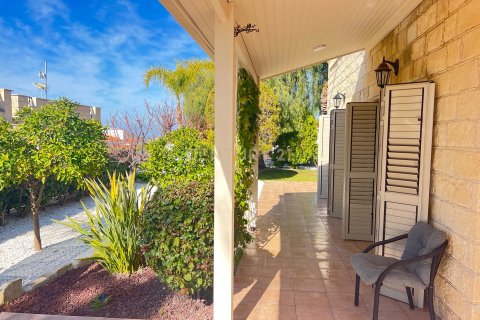 3 dormitorios Villa en Agios Georgios, Paphos,  No. 55905 8