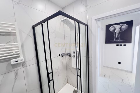 3 dormitorios Villa en Agios Georgios, Paphos,  No. 55905 24