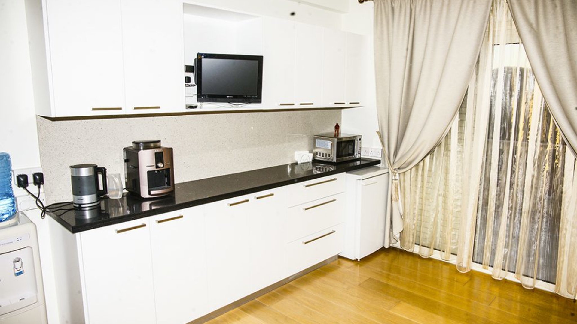 4 bedrooms Villa in Monagroulli, Limassol, Cyprus No. 25871