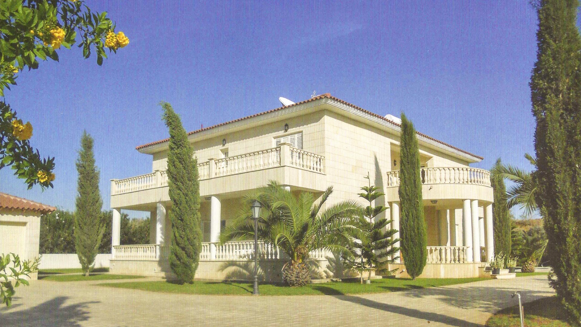 4 bedrooms Villa in Monagroulli, Limassol, Cyprus No. 25871