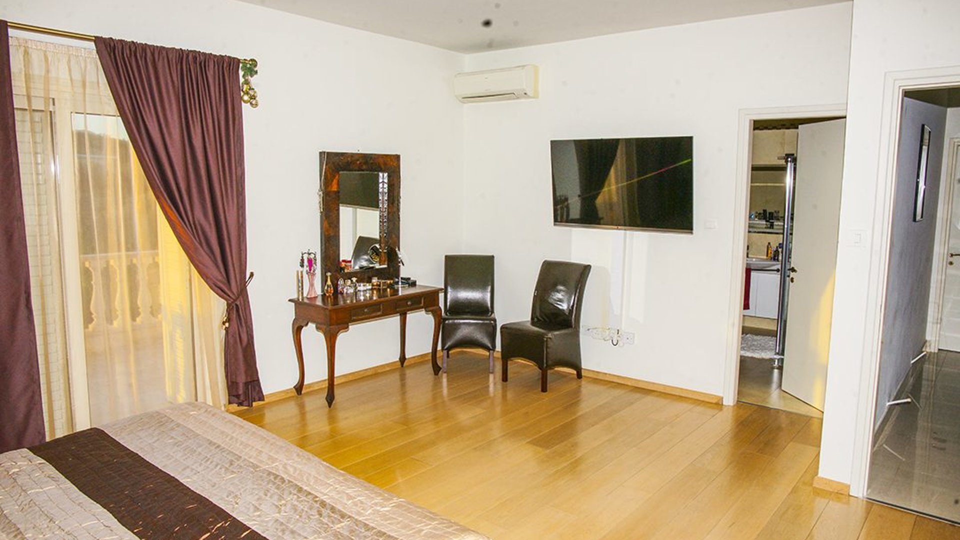 4 bedrooms Villa in Monagroulli, Limassol, Cyprus No. 25871