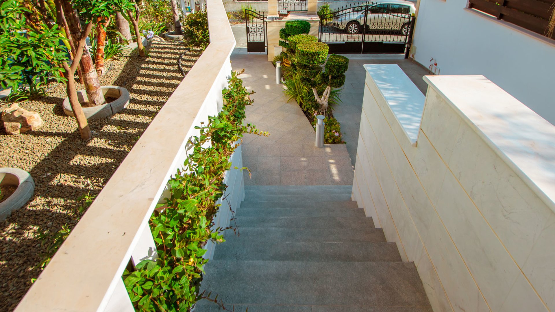 4 bedrooms Villa in Agios Tychonas, Limassol, Cyprus No. 25872