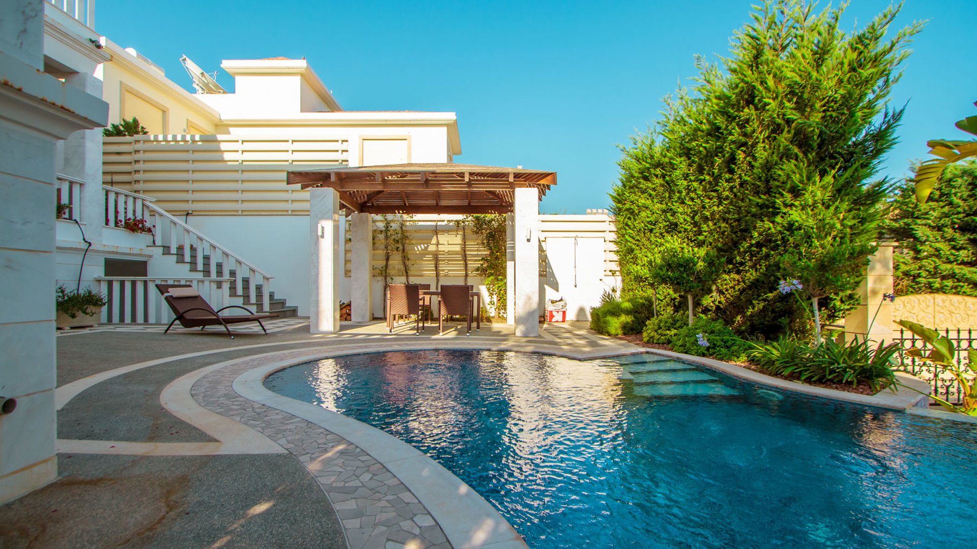 4 bedrooms Villa in Agios Tychonas, Limassol, Cyprus No. 25872