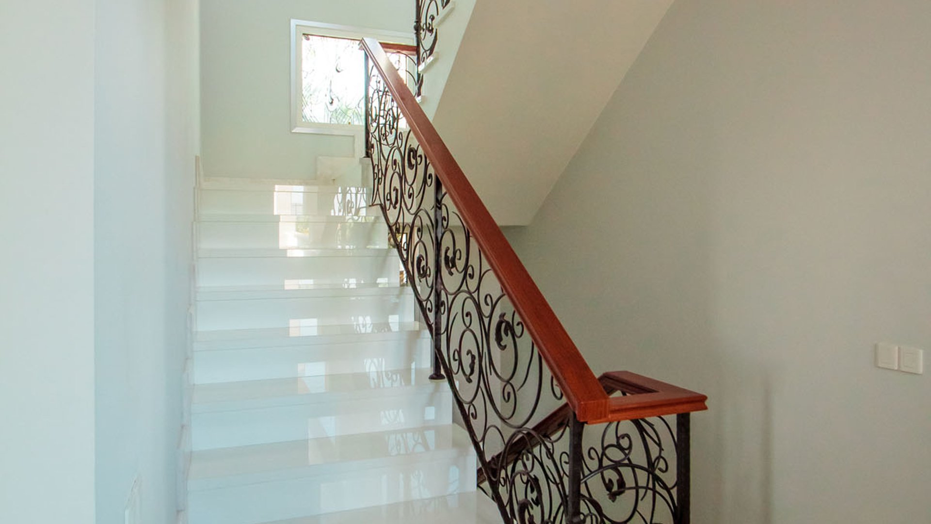 4 bedrooms Villa in Agios Tychonas, Limassol, Cyprus No. 25872