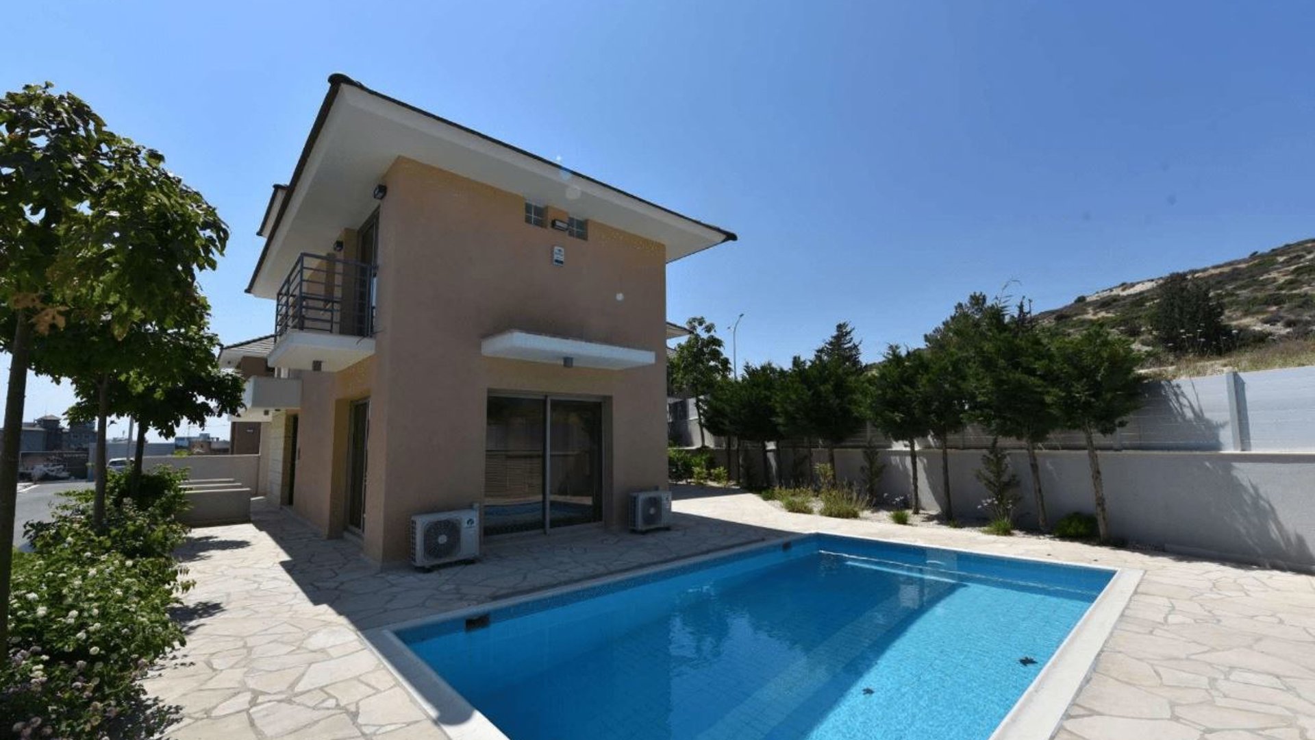 4 bedrooms Villa in Limassol, Cyprus No. 26164