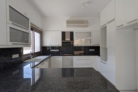 Вилла с 4 спальнями в Никосия, Кипр № 37206 16