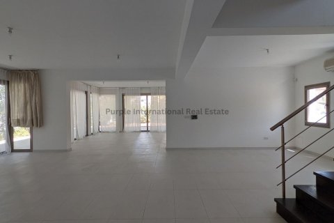 Вилла с 4 спальнями в Никосия, Кипр № 37206 7