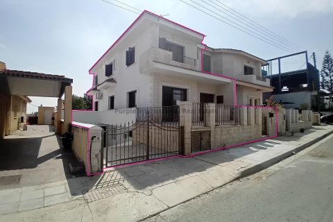 4 bedrooms Villa in Strovolos, Nicosia,  No. 37207 5