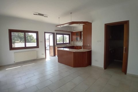4 bedrooms Villa in Strovolos, Nicosia,  No. 37207 25
