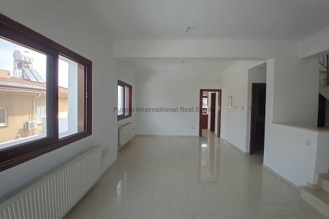 4 bedrooms Villa in Strovolos, Nicosia,  No. 37207 16