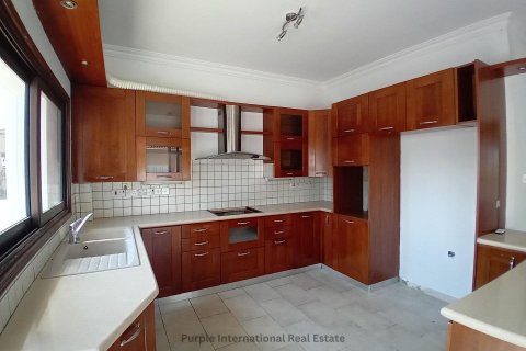 Вилла с 4 спальнями в Строволос, Никосия, Кипр № 37207 22