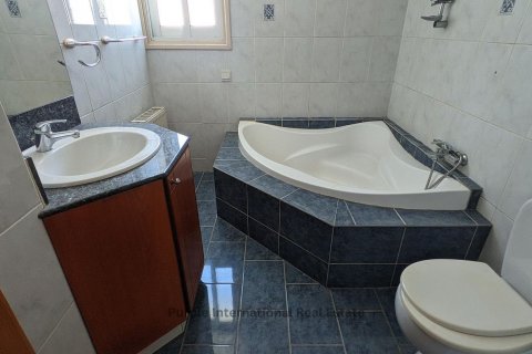 Вилла с 3 спальнями в Строволос, Никосия, Кипр № 37210 14