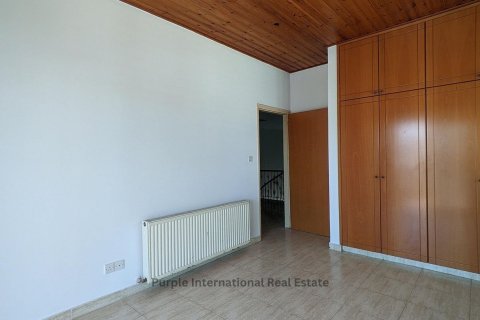 Вилла с 3 спальнями в Строволос, Никосия, Кипр № 37210 29