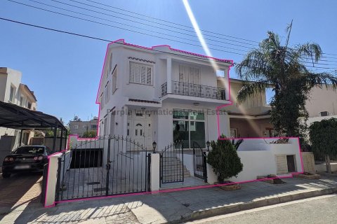 3 bedrooms Villa in Strovolos, Nicosia, Cyprus No. 37210 5
