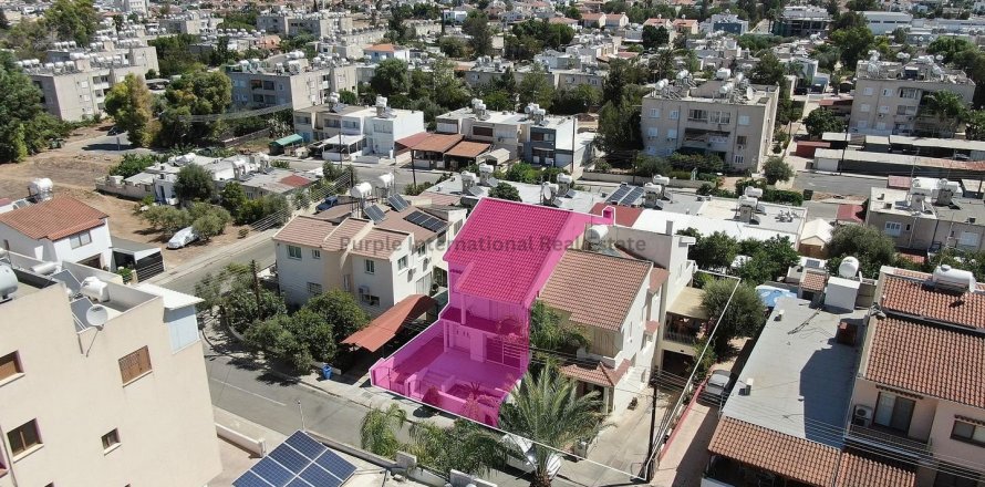 3 bedrooms Villa in Strovolos, Nicosia, Cyprus No. 37210
