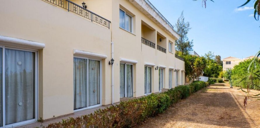 5395m2 Commercial property in Paphos, No. 37905