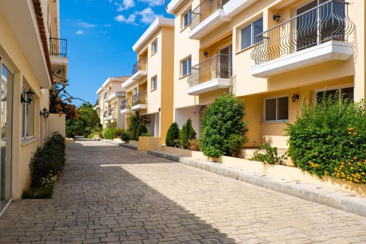 Коммерческая недвижимость 5395м2 в Пафос, Кипр № 37905