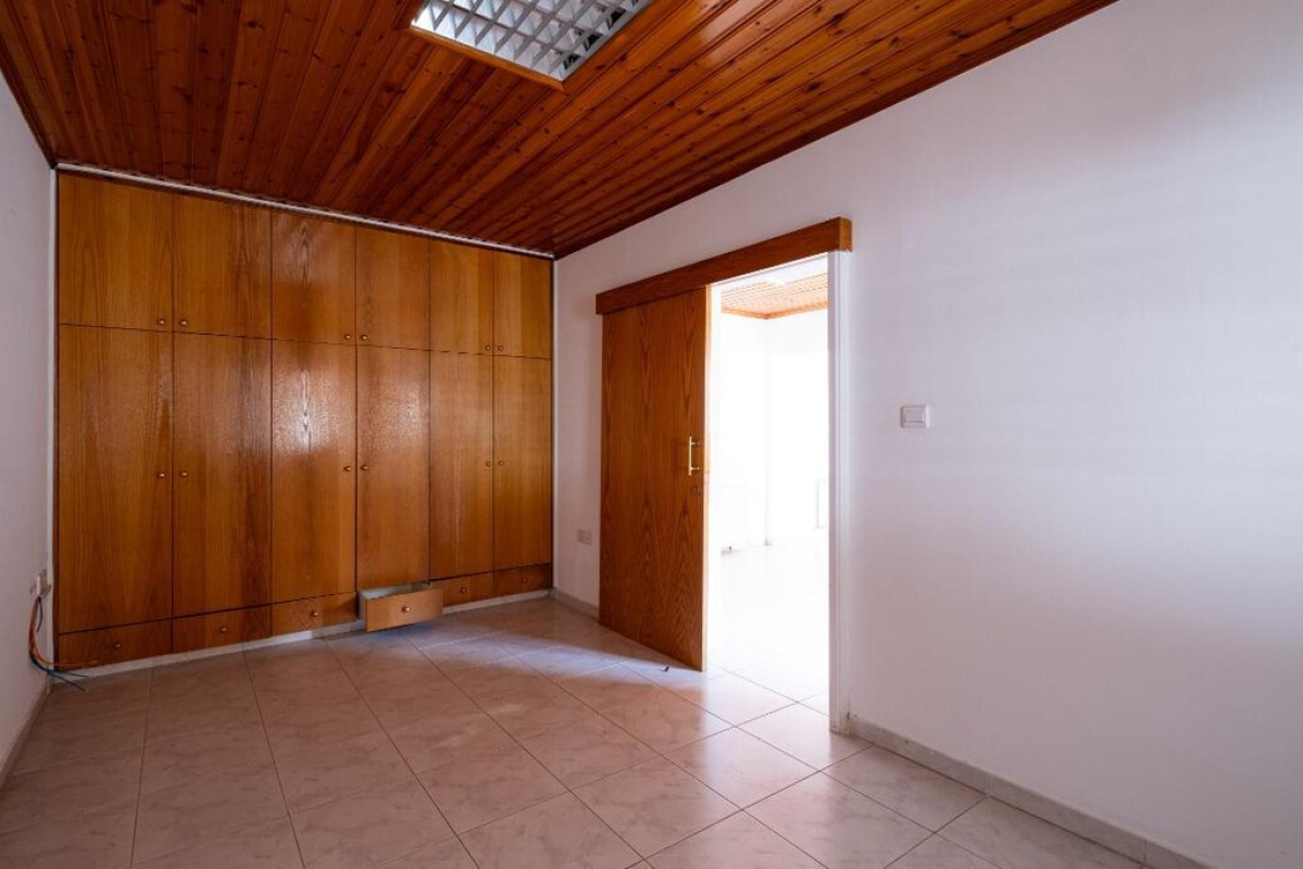 145m2 Villa in Nicosia, Cyprus No. 37907