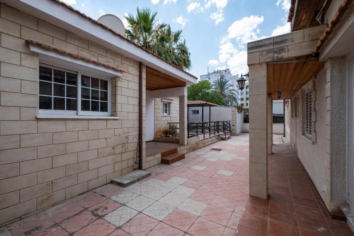 145m2 Villa in Nicosia, Cyprus No. 37907