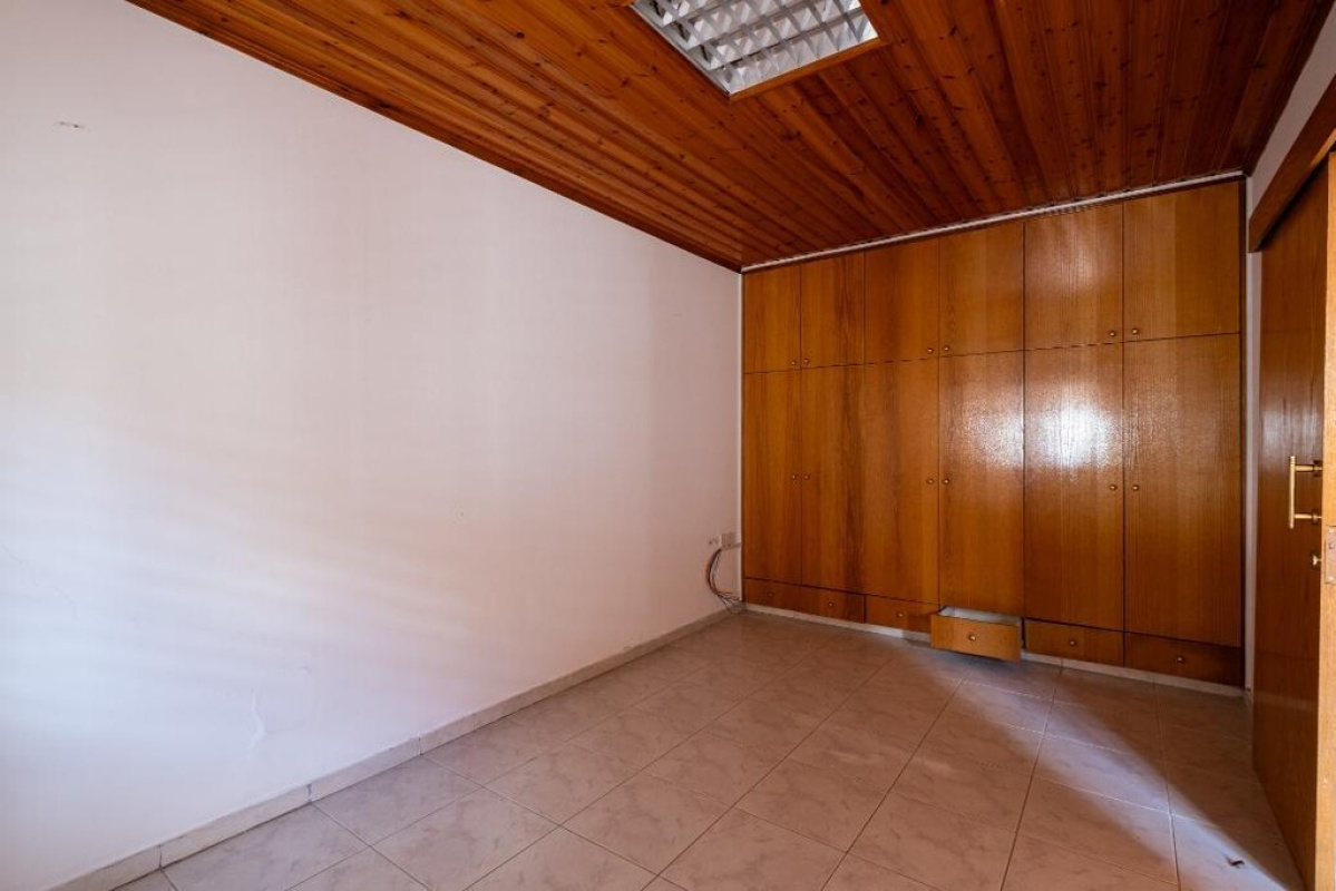 145m2 Villa in Nicosia, Cyprus No. 37907
