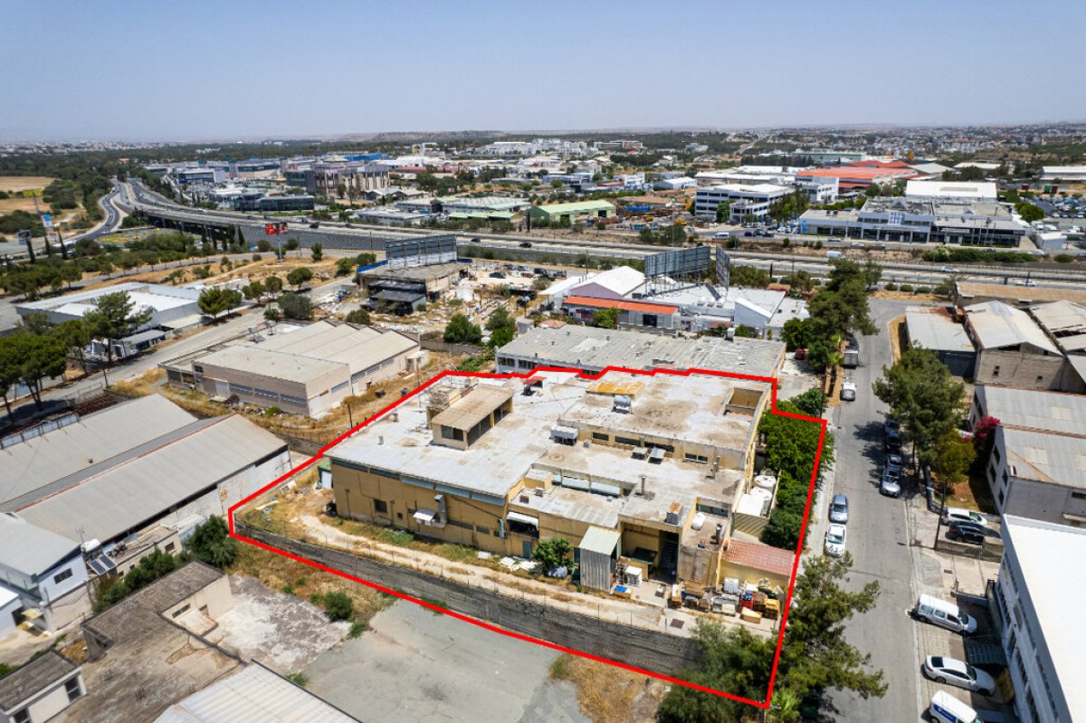 2850m2 Commercial property in Nicosia, Cyprus No. 37904
