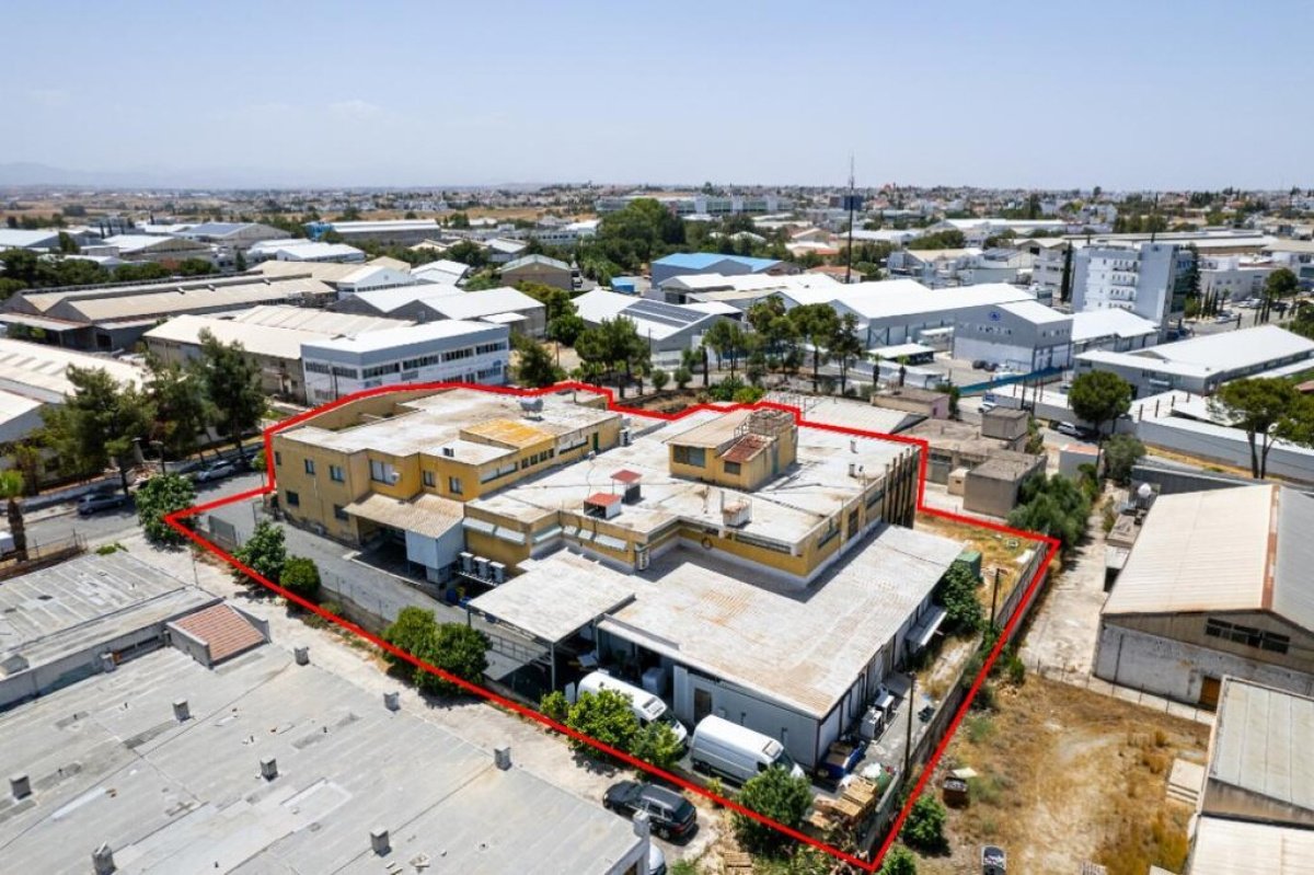 2850m2 Commercial property in Nicosia, Cyprus No. 37904