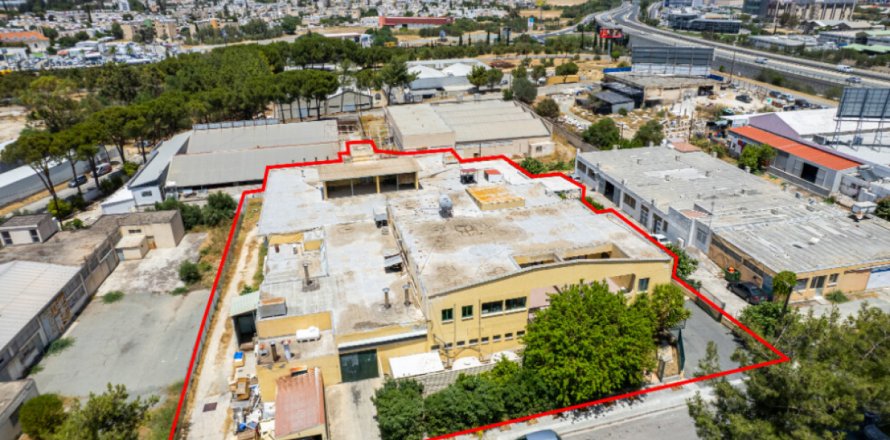 2850m2 Commercial property in Nicosia, No. 37904