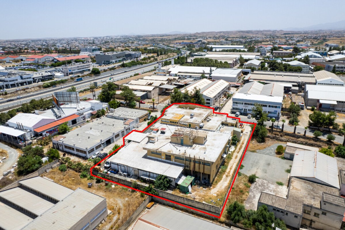 2850m2 Commercial property in Nicosia, Cyprus No. 37904