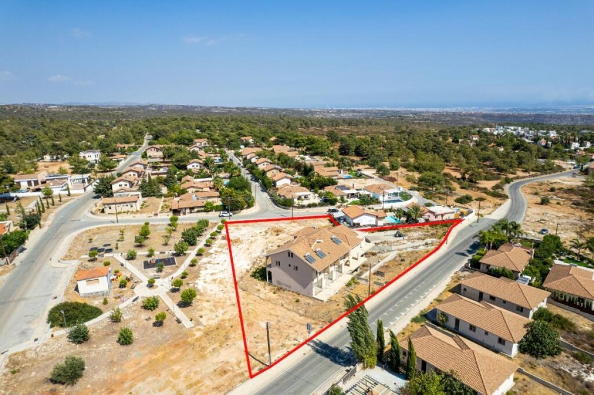 624m2 Local comercial en Limassol, Chipre No. 37906