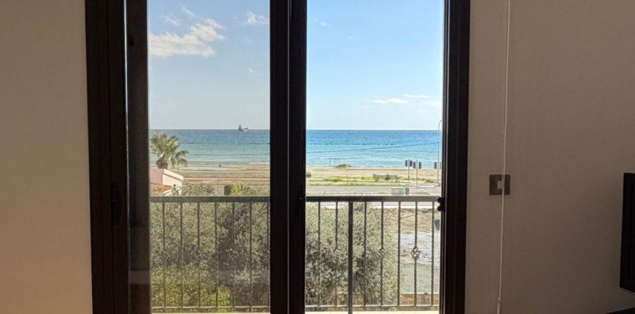 2 bedrooms Apartment in Livadia, Nicosia,  No. 39491