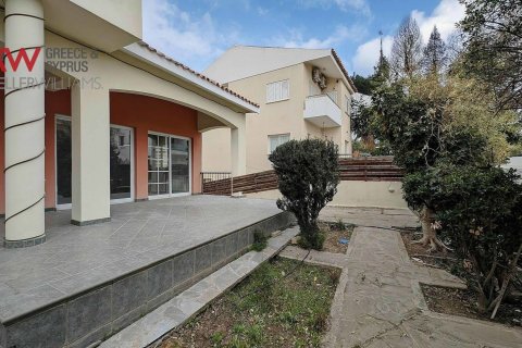 4 bedrooms Villa in Strovolos, Nicosia,  No. 39495 3