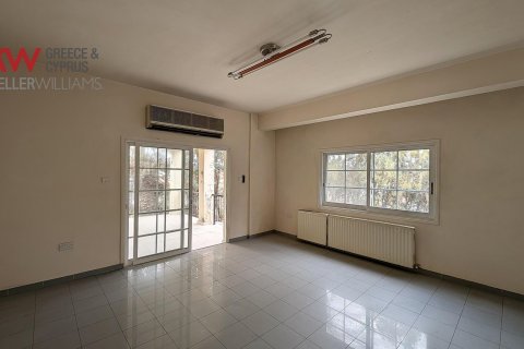4 bedrooms Villa in Strovolos, Nicosia,  No. 39495 6