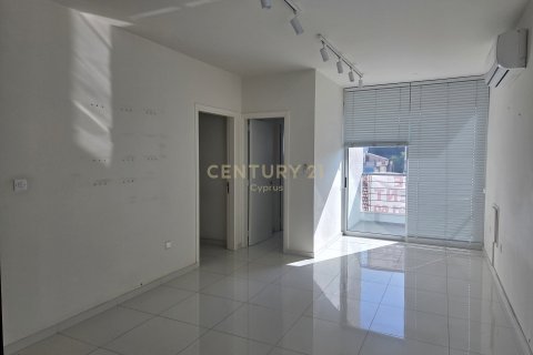 Офис 98м2 в Лимассол, Лимасол, Кипр № 58569