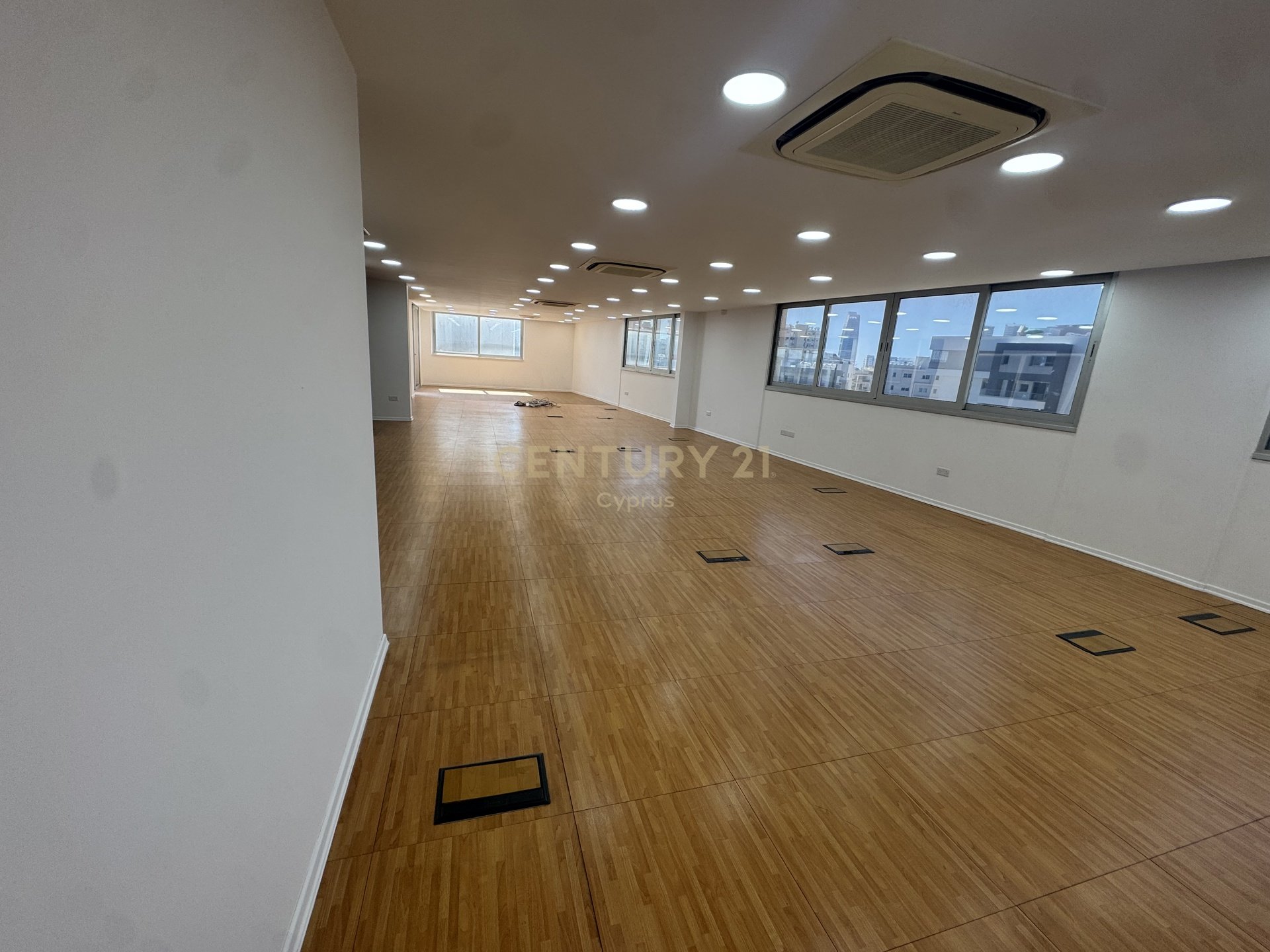 Офис 300м2 в Агиос Афанасиос, Лимасол, Кипр № 58567
