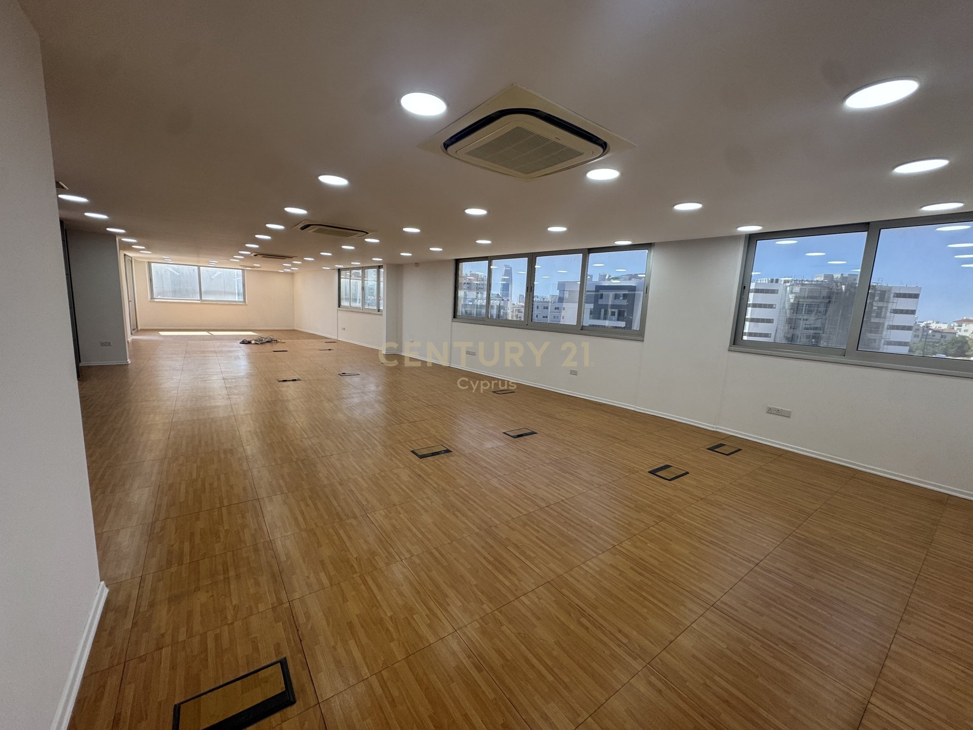 Офис 300м2 в Агиос Афанасиос, Лимасол, Кипр № 58567