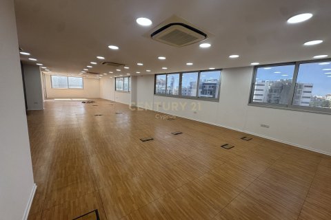 Офис 300м2 в Агиос Афанасиос, Лимасол, Кипр № 58567
